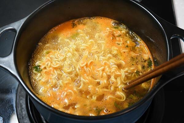 台北市中山區最像現煮的口感泡麵，採用專利技術、達到生麵口感～【Pulmuone圃美多】四款泡麵一次開箱～哪裡買的到？全聯