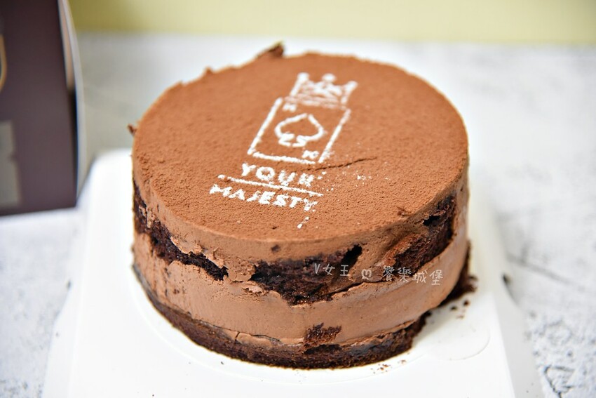 全聯美食 x 皇后陛下Your Majesty ll 蔡依林和友人創立的翻糖蛋糕品牌 皇后陛下Your Majesty 全聯開賣啦！