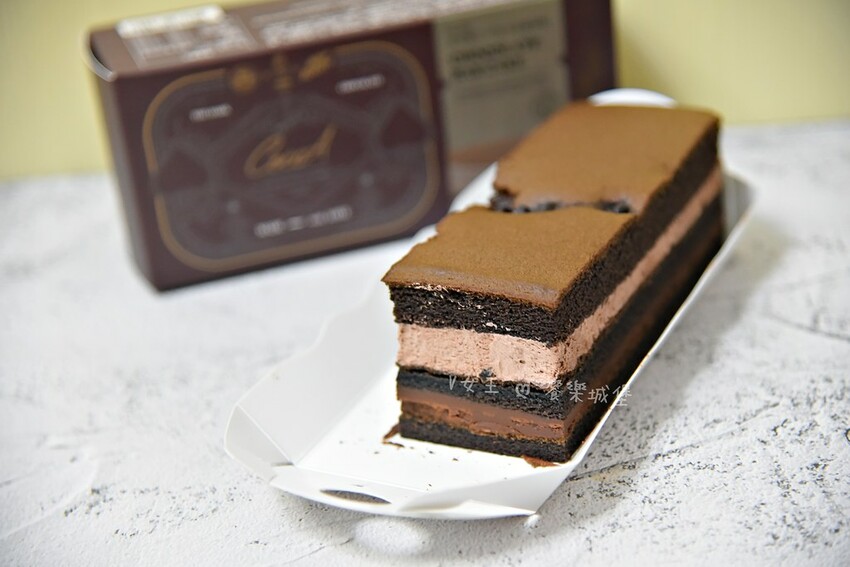 全聯美食 x 皇后陛下Your Majesty ll 蔡依林和友人創立的翻糖蛋糕品牌 皇后陛下Your Majesty 全聯開賣啦！