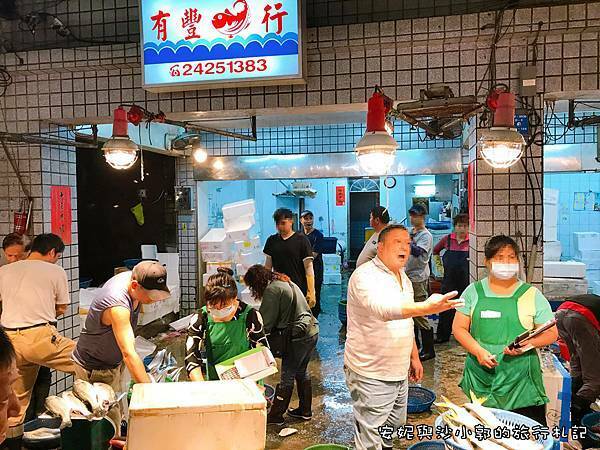 崁仔頂魚市場07.JPG