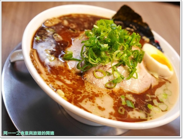 玩笑亭 Nantsuttei:台北信義區美食 玩笑亭拉麵~料理東西軍黑蒜香油拉麵 玩笑亭 Nantsuttei:台北信義區美食 玩笑亭拉麵~料理東西軍黑蒜香油拉麵