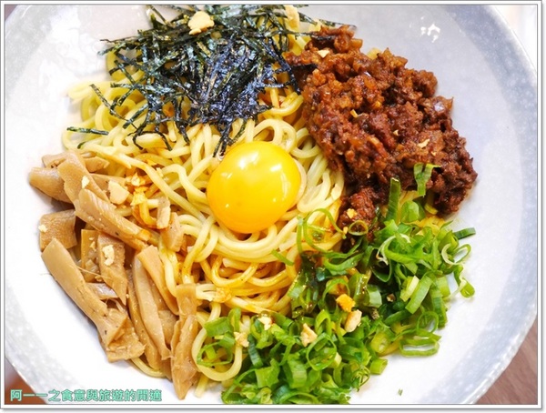 玩笑亭 Nantsuttei:台北信義區美食 玩笑亭拉麵~料理東西軍黑蒜香油拉麵 玩笑亭 Nantsuttei:台北信義區美食 玩笑亭拉麵~料理東西軍黑蒜香油拉麵