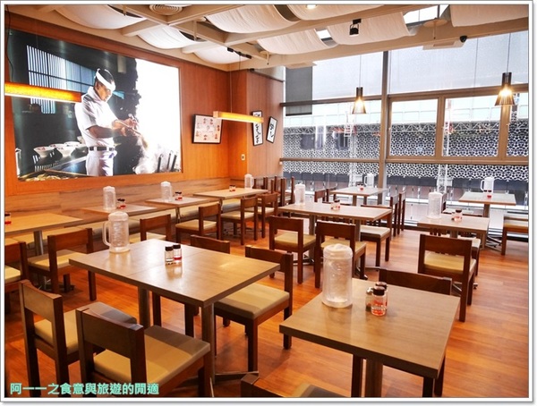 玩笑亭 Nantsuttei:台北信義區美食 玩笑亭拉麵~料理東西軍黑蒜香油拉麵 玩笑亭 Nantsuttei:台北信義區美食 玩笑亭拉麵~料理東西軍黑蒜香油拉麵