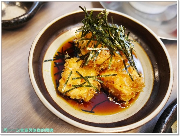 玩笑亭 Nantsuttei:台北信義區美食 玩笑亭拉麵~料理東西軍黑蒜香油拉麵 玩笑亭 Nantsuttei:台北信義區美食 玩笑亭拉麵~料理東西軍黑蒜香油拉麵