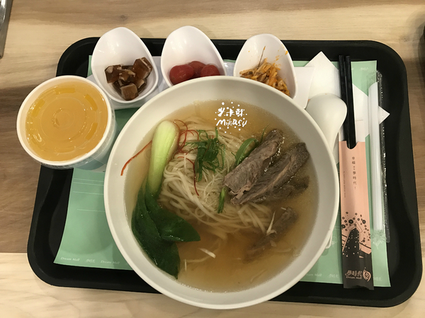 那街那巷： 【高雄/食﹡前鎮】紅線凱旋站．統一時代百貨X夢時代．那街那巷