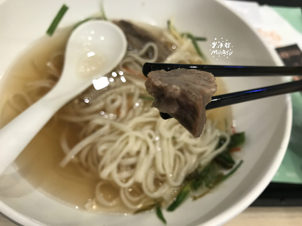 那街那巷： 【高雄/食﹡前鎮】紅線凱旋站．統一時代百貨X夢時代．那街那巷