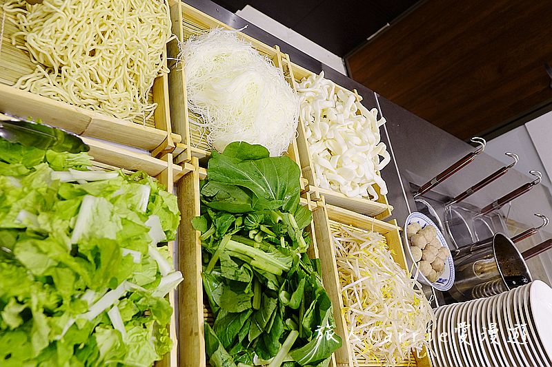 宜蘭悅川酒店(The Walden)【宜蘭住宿】～龜山島海景房‧親子套房專屬樓層‧最文青的圖書館飯店‧羅琳美食餐廳Buffet