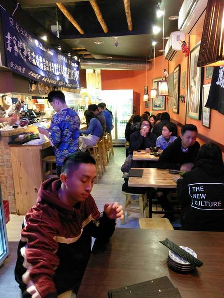 深夜食堂：深夜食堂-新竹車站美食 宵夜良伴 串燒、烤物樣樣都美味 快找機會來新竹居酒屋