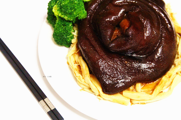 i3Fresh愛上新鮮:【宅配。方便料理包】 i3Fresh愛上新鮮 御皇花雕筍絲圓蹄 年菜靠這味 媽咪快樂 全家都快樂 i3Fresh愛上新鮮:【宅配。方便料理包】 i3Fresh愛上新鮮 御皇花雕筍絲圓蹄 年菜靠這味 媽咪快樂 全家都快樂