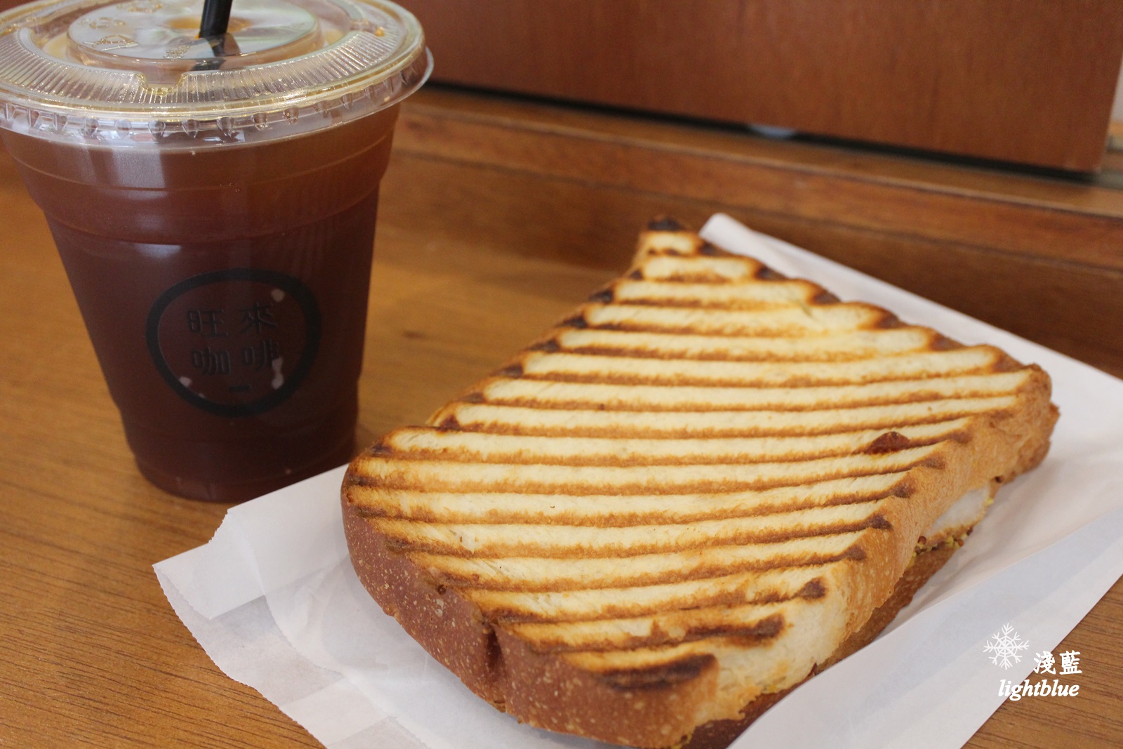 [ 小巨蛋站美食 ] 淺藍 × 旺來咖啡 wonlai coffee～咖啡店吃古早味雞蛋糕