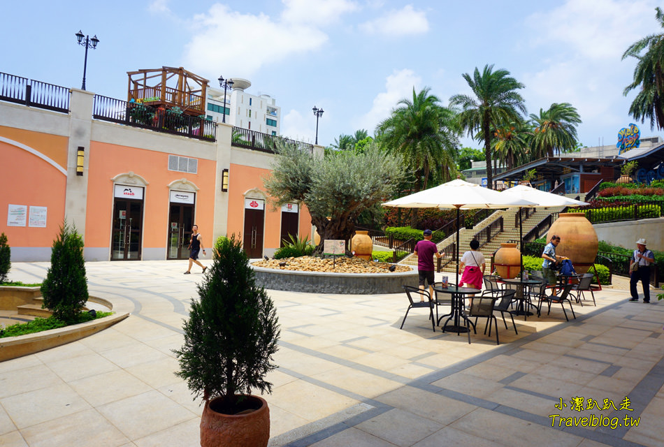 台中冰店推薦|台中麗寶Outlet Mall-少女夢幻系散步甜食!CAPATINA 義大利冰淇淋,無脂果霜冰淇淋好吃.低熱量.無反式脂肪又沒負擔~ - 小潔趴趴走(台灣旅遊)