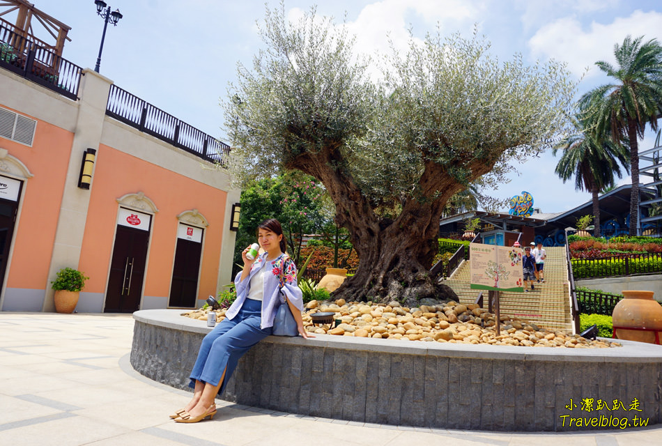 台中冰店推薦|台中麗寶Outlet Mall-少女夢幻系散步甜食!CAPATINA 義大利冰淇淋,無脂果霜冰淇淋好吃.低熱量.無反式脂肪又沒負擔~ - 小潔趴趴走(台灣旅遊)