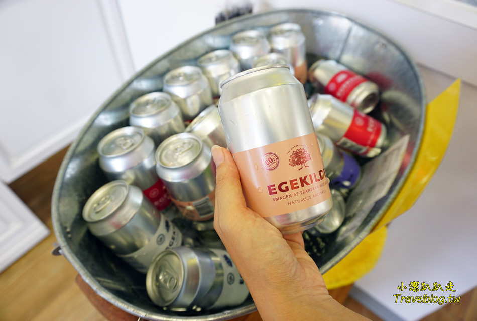 台中冰店推薦|台中麗寶Outlet Mall-少女夢幻系散步甜食!CAPATINA 義大利冰淇淋,無脂果霜冰淇淋好吃.低熱量.無反式脂肪又沒負擔~ - 小潔趴趴走(台灣旅遊)