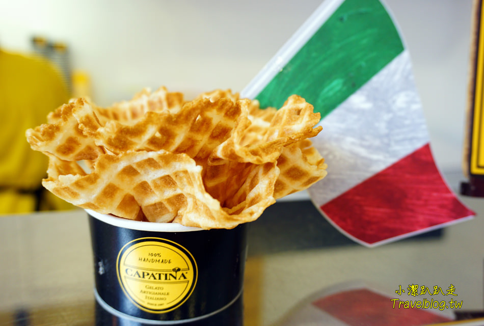 台中冰店推薦|台中麗寶Outlet Mall-少女夢幻系散步甜食!CAPATINA 義大利冰淇淋,無脂果霜冰淇淋好吃.低熱量.無反式脂肪又沒負擔~ - 小潔趴趴走(台灣旅遊)