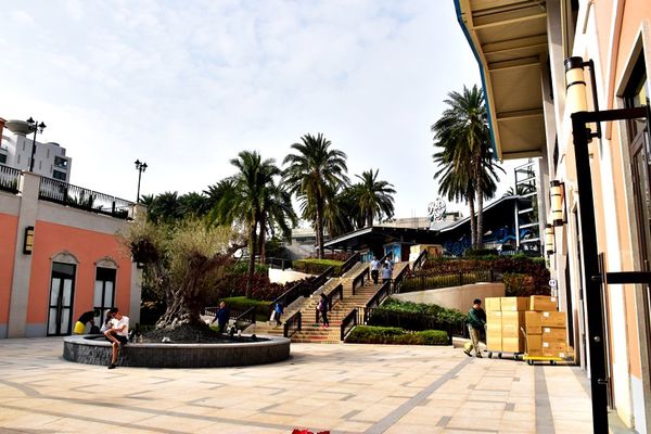 【台中。景點】后里 / 麗寶Outlet Mall，全台首創寵物樂園，全台最大摩天輪，試營運搶先逛 品牌美食 / 交通 / 營業時間