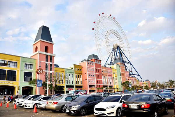 【台中。景點】后里 / 麗寶Outlet Mall，全台首創寵物樂園，全台最大摩天輪，試營運搶先逛 品牌美食 / 交通 / 營業時間