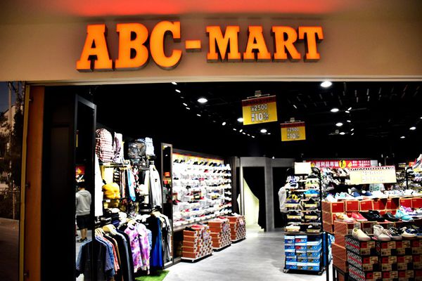 【台中。景點】后里 / 麗寶Outlet Mall，全台首創寵物樂園，全台最大摩天輪，試營運搶先逛 品牌美食 / 交通 / 營業時間