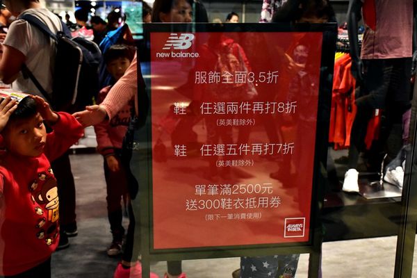 【台中。景點】后里 / 麗寶Outlet Mall，全台首創寵物樂園，全台最大摩天輪，試營運搶先逛 品牌美食 / 交通 / 營業時間