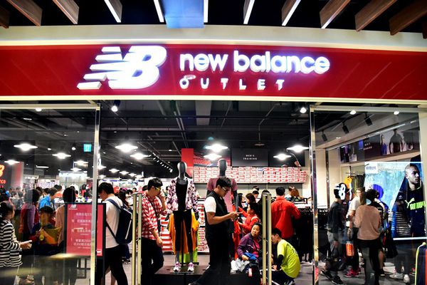 【台中。景點】后里 / 麗寶Outlet Mall，全台首創寵物樂園，全台最大摩天輪，試營運搶先逛 品牌美食 / 交通 / 營業時間