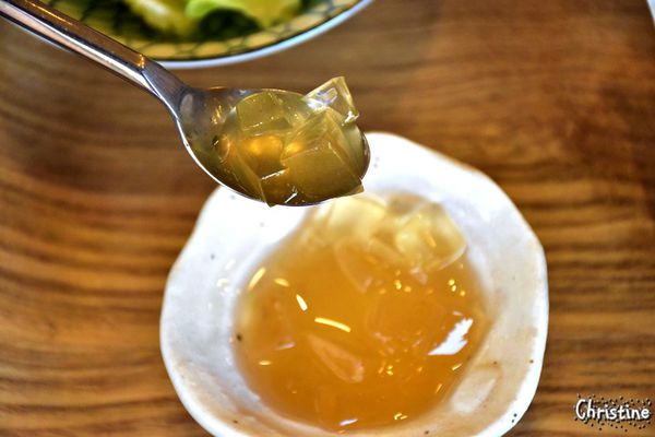 【南投。草屯】 小憩空間,早午餐/下午茶/輕食/鬆餅甜點,熱壓吐司,每日限定手作甜食,文創的雜貨小木屋