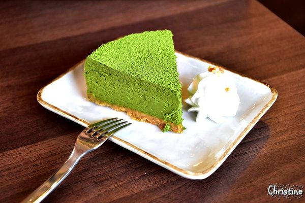 【南投。草屯】 小憩空間,早午餐/下午茶/輕食/鬆餅甜點,熱壓吐司,每日限定手作甜食,文創的雜貨小木屋