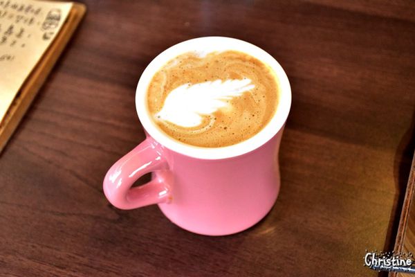 【南投。草屯】 小憩空間,早午餐/下午茶/輕食/鬆餅甜點,熱壓吐司,每日限定手作甜食,文創的雜貨小木屋