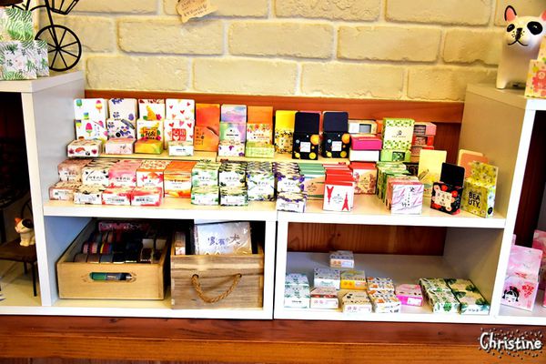 【南投。草屯】 小憩空間,早午餐/下午茶/輕食/鬆餅甜點,熱壓吐司,每日限定手作甜食,文創的雜貨小木屋