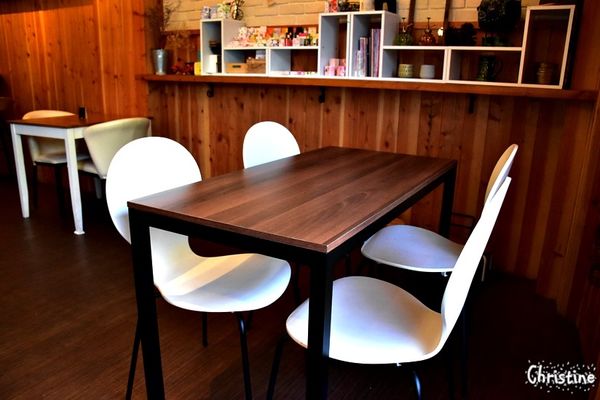 【南投。草屯】 小憩空間,早午餐/下午茶/輕食/鬆餅甜點,熱壓吐司,每日限定手作甜食,文創的雜貨小木屋