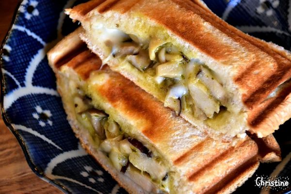 【南投。草屯】 小憩空間,早午餐/下午茶/輕食/鬆餅甜點,熱壓吐司,每日限定手作甜食,文創的雜貨小木屋