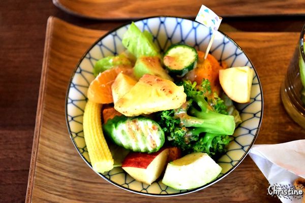 【南投。草屯】 小憩空間,早午餐/下午茶/輕食/鬆餅甜點,熱壓吐司,每日限定手作甜食,文創的雜貨小木屋