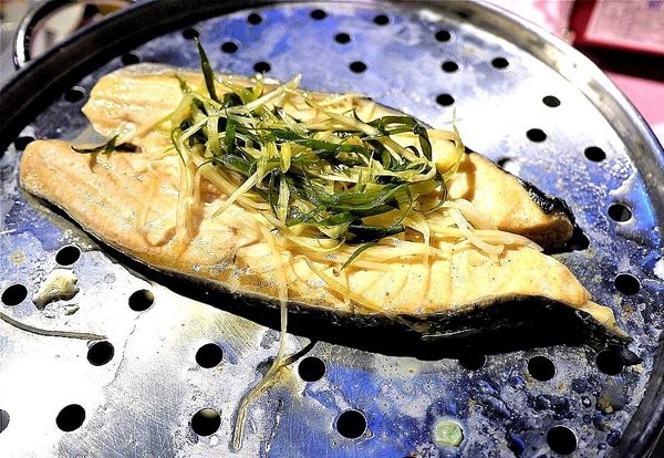 廣香龍華樓餐廳：【新北 | 蒸籠火鍋】廣香龍華樓餐廳．五層一次滿足．品嚐鮮美的食材原味 / 香醇濃郁的精華湯底．板橋港式飲茶