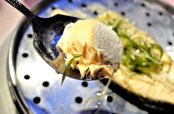 廣香龍華樓餐廳：【新北 | 蒸籠火鍋】廣香龍華樓餐廳．五層一次滿足．品嚐鮮美的食材原味 / 香醇濃郁的精華湯底．板橋港式飲茶