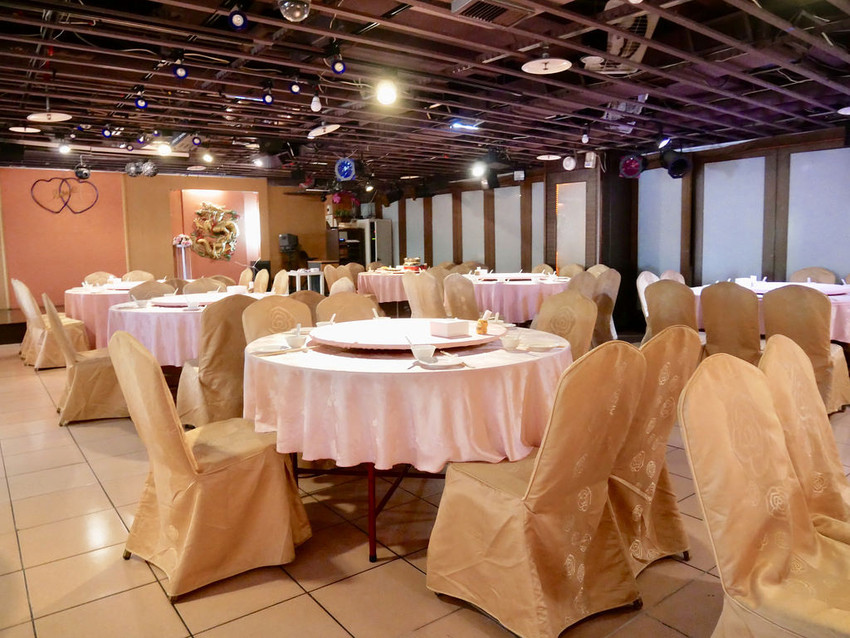 [新北板橋] 港籍師傅坐鎮廣香龍華樓餐廳蒸籠火鍋海底蒸鮮鍋 / 鮮醇濃郁的精華湯底結合肥美甜鮮的嚴選海味 / 板橋港式飲茶