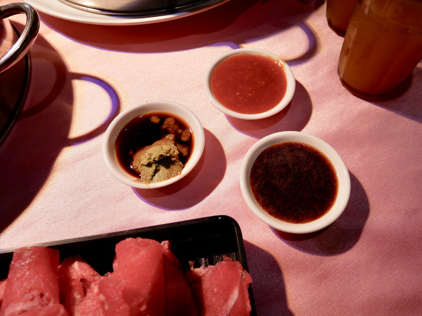 [新北板橋] 港籍師傅坐鎮廣香龍華樓餐廳蒸籠火鍋海底蒸鮮鍋 / 鮮醇濃郁的精華湯底結合肥美甜鮮的嚴選海味 / 板橋港式飲茶