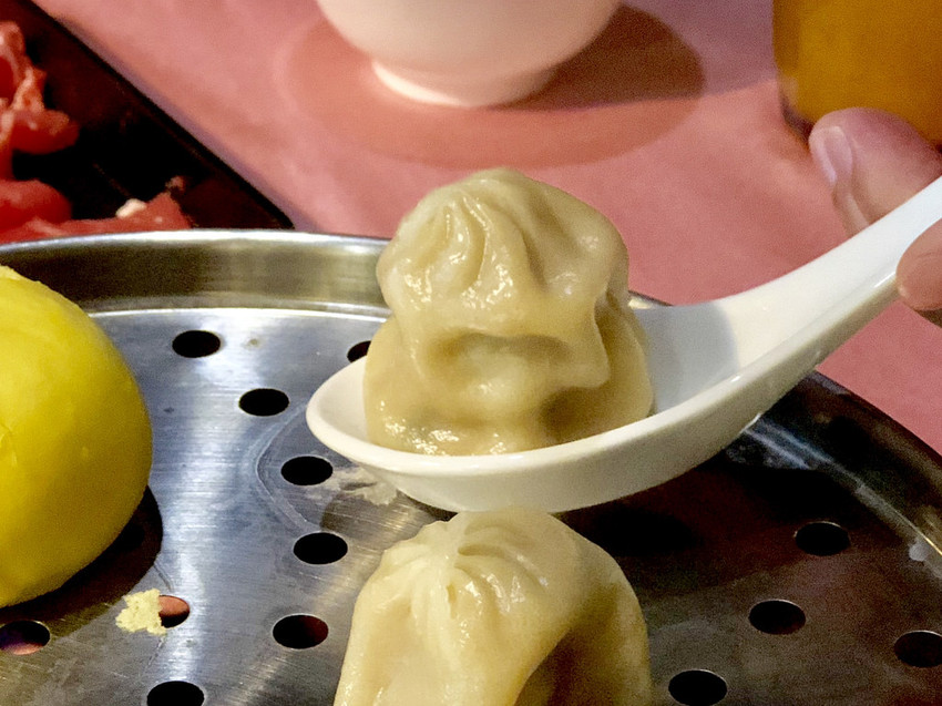 [新北板橋] 港籍師傅坐鎮廣香龍華樓餐廳蒸籠火鍋海底蒸鮮鍋 / 鮮醇濃郁的精華湯底結合肥美甜鮮的嚴選海味 / 板橋港式飲茶