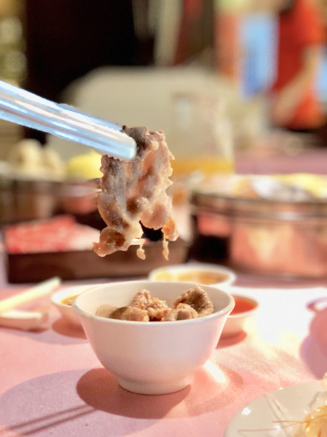 [新北板橋] 港籍師傅坐鎮廣香龍華樓餐廳蒸籠火鍋海底蒸鮮鍋 / 鮮醇濃郁的精華湯底結合肥美甜鮮的嚴選海味 / 板橋港式飲茶