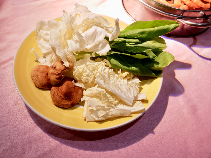 [新北板橋] 港籍師傅坐鎮廣香龍華樓餐廳蒸籠火鍋海底蒸鮮鍋 / 鮮醇濃郁的精華湯底結合肥美甜鮮的嚴選海味 / 板橋港式飲茶