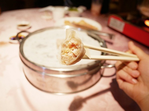 廣香龍華樓餐廳:廣香龍華樓餐廳-新北板橋港式飲茶 超夯蒸籠火鍋這邊也吃得到 重點是不用約一大票人 兩個人也能輕鬆享用