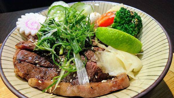 36781663_1945232358841777_8314237162346250240_n