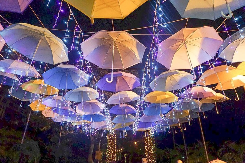 美翻了‼ 2020碧潭水舞登場(2020/2/14~2020/04/12)，只有碧潭能超越碧潭！漩渦造型水舞、鳳凰水舞、粉紅愛情燈廊，小吃美食一次滿足。