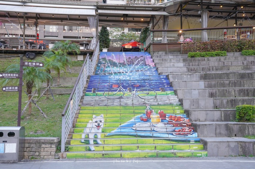 美翻了‼ 2020碧潭水舞登場(2020/2/14~2020/04/12)，只有碧潭能超越碧潭！漩渦造型水舞、鳳凰水舞、粉紅愛情燈廊，小吃美食一次滿足。