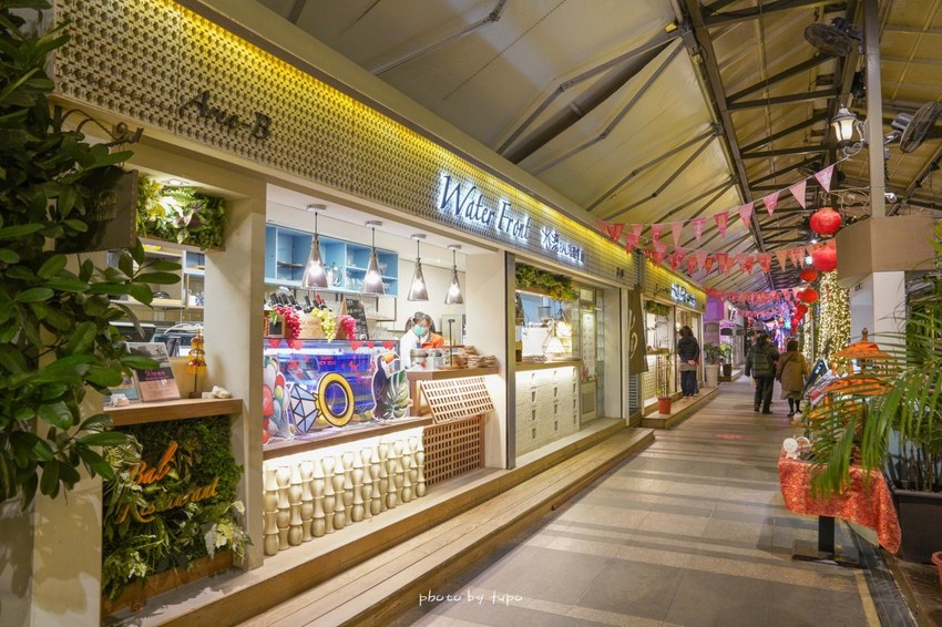 美翻了‼ 2020碧潭水舞登場(2020/2/14~2020/04/12)，只有碧潭能超越碧潭！漩渦造型水舞、鳳凰水舞、粉紅愛情燈廊，小吃美食一次滿足。