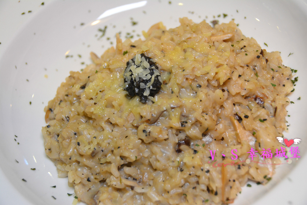 【台北美食】松山運動美式餐廳  Dreamer 38 ~ 一個擁有美食饗宴及運動熱情的餐廳，貼心設有不被打擾的VIP室