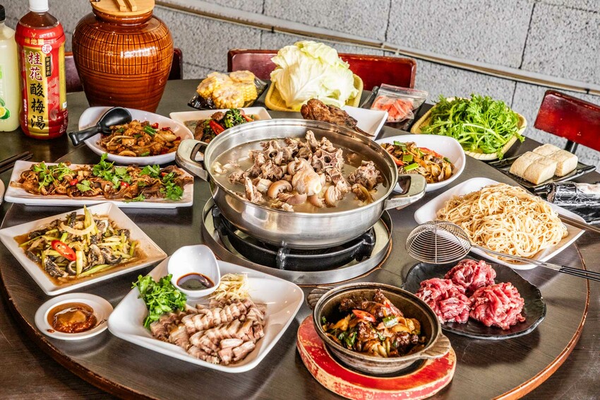 桃園市桃園區阿忠溫體羊肉店|新鮮直達餐桌!任點無雷快炒有夠強,在地人私藏最好吃溫體羊肉爐老店