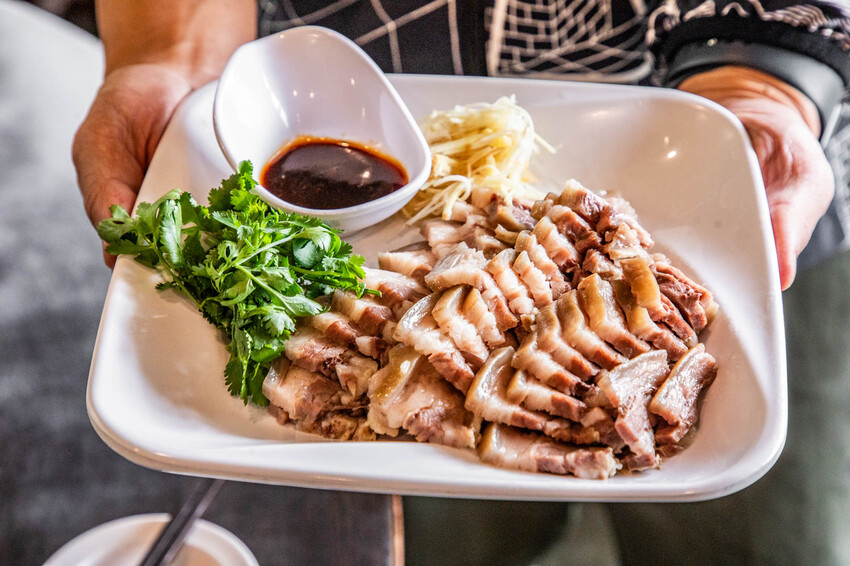 桃園市桃園區阿忠溫體羊肉店|新鮮直達餐桌!任點無雷快炒有夠強,在地人私藏最好吃溫體羊肉爐老店