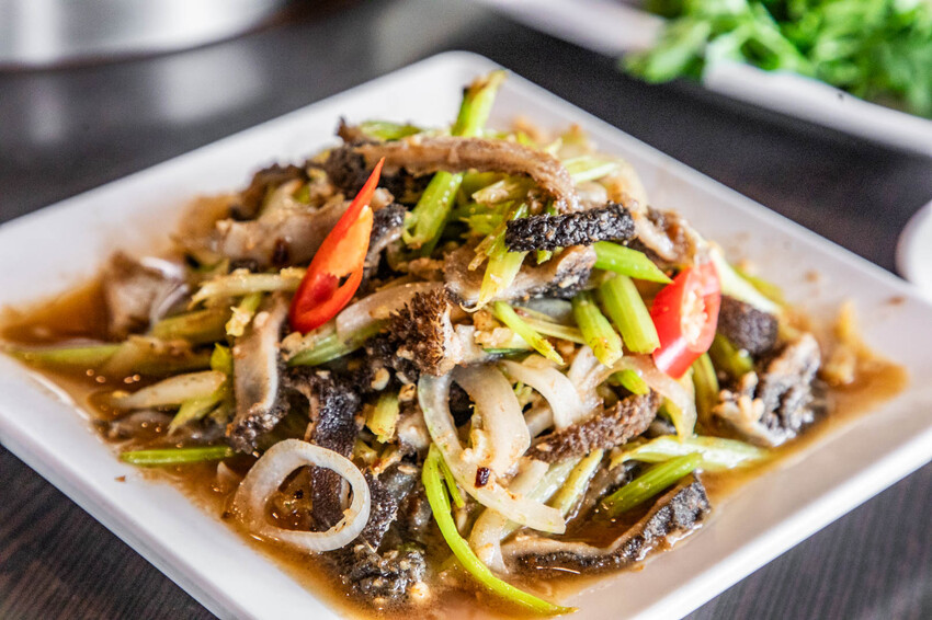 桃園市桃園區阿忠溫體羊肉店|新鮮直達餐桌!任點無雷快炒有夠強,在地人私藏最好吃溫體羊肉爐老店