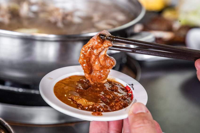 桃園市桃園區阿忠溫體羊肉店|新鮮直達餐桌!任點無雷快炒有夠強,在地人私藏最好吃溫體羊肉爐老店