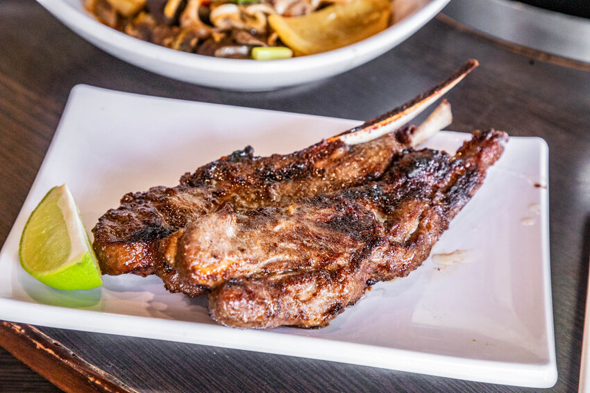 桃園市桃園區阿忠溫體羊肉店|新鮮直達餐桌!任點無雷快炒有夠強,在地人私藏最好吃溫體羊肉爐老店