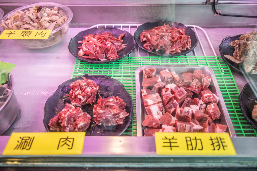 桃園市桃園區阿忠溫體羊肉店|新鮮直達餐桌!任點無雷快炒有夠強,在地人私藏最好吃溫體羊肉爐老店