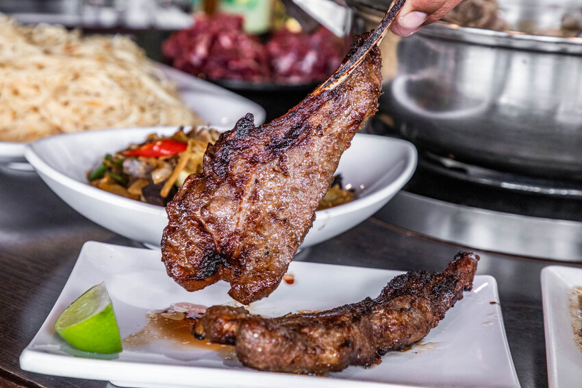 桃園市桃園區阿忠溫體羊肉店|新鮮直達餐桌!任點無雷快炒有夠強,在地人私藏最好吃溫體羊肉爐老店